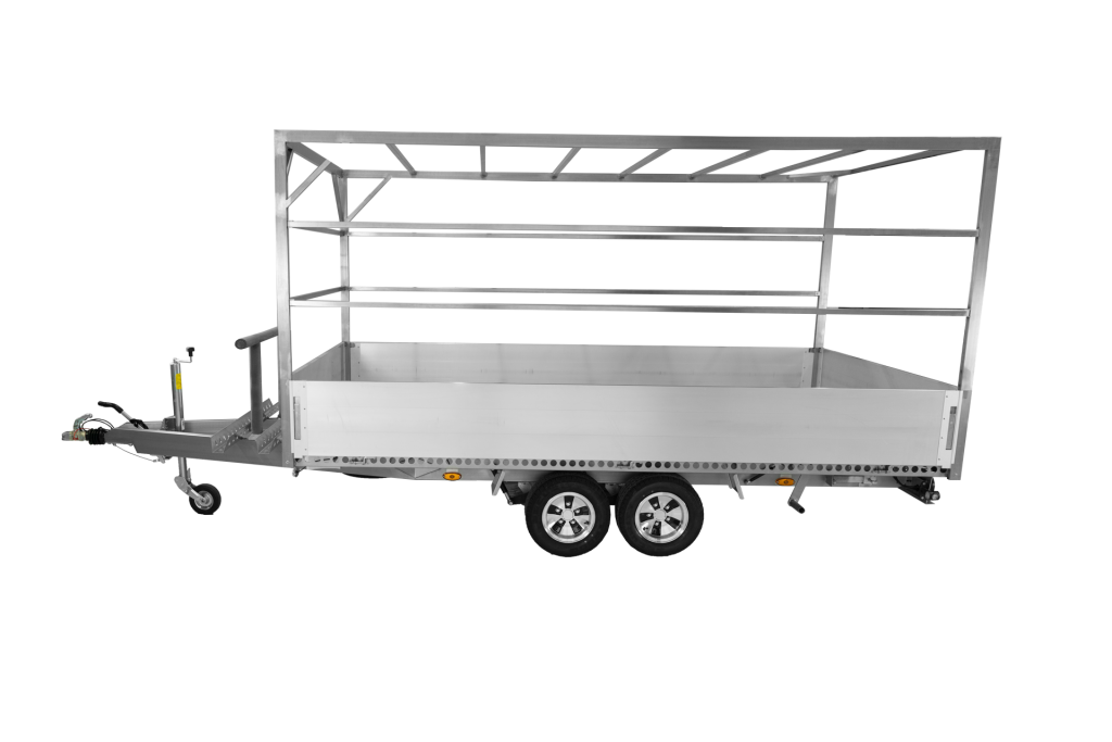 Tandem Anhänger mit Planengestell, Bordwänden und Alufelgen - Ansicht von der Seite