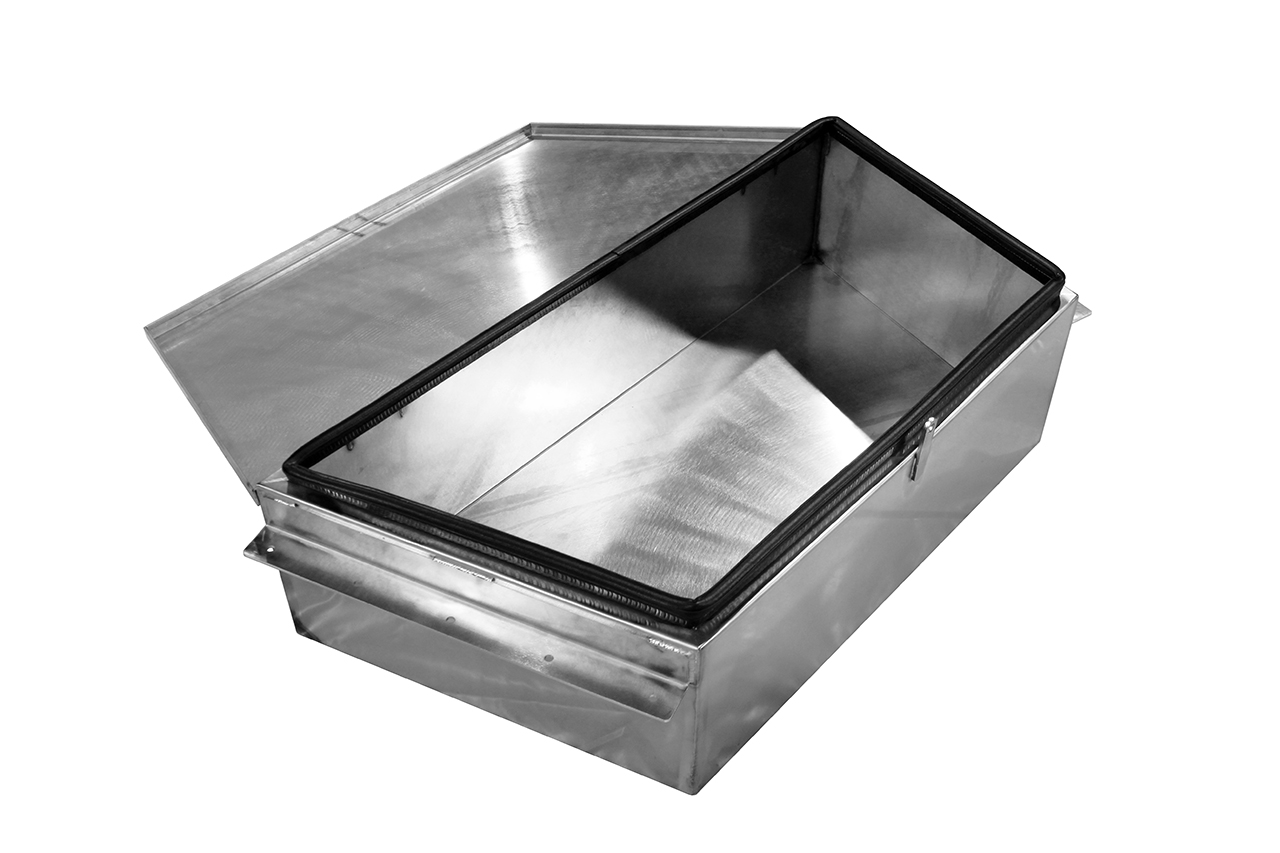 Deichselstaubox aus Edelstahl mit Gummidichtung - geöffneter Deckel - von oben - weißer Hintergrund