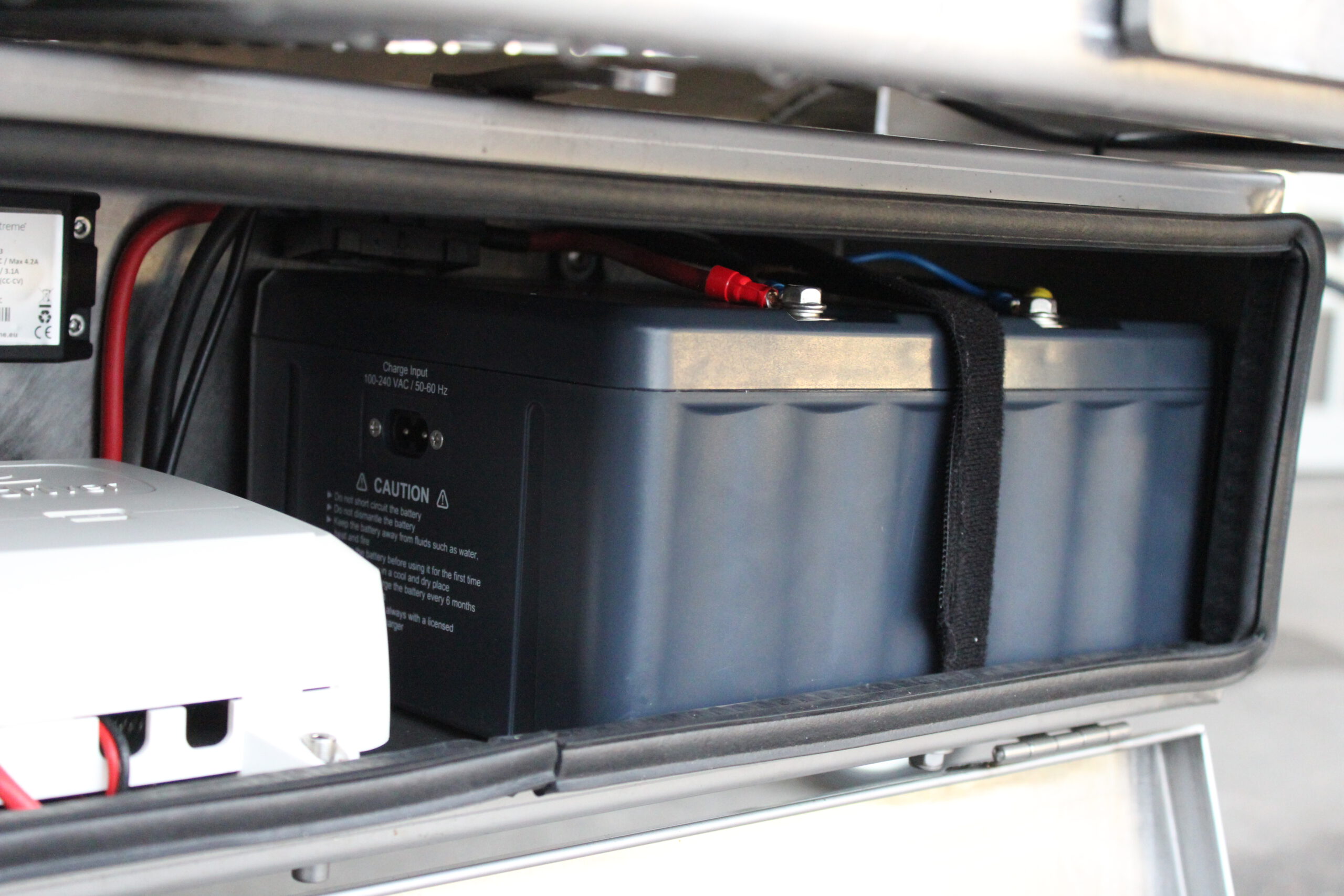 Easydriver Moversystem am Anhänger montiert - Bild der Staubox für die Batterie am Anhänger